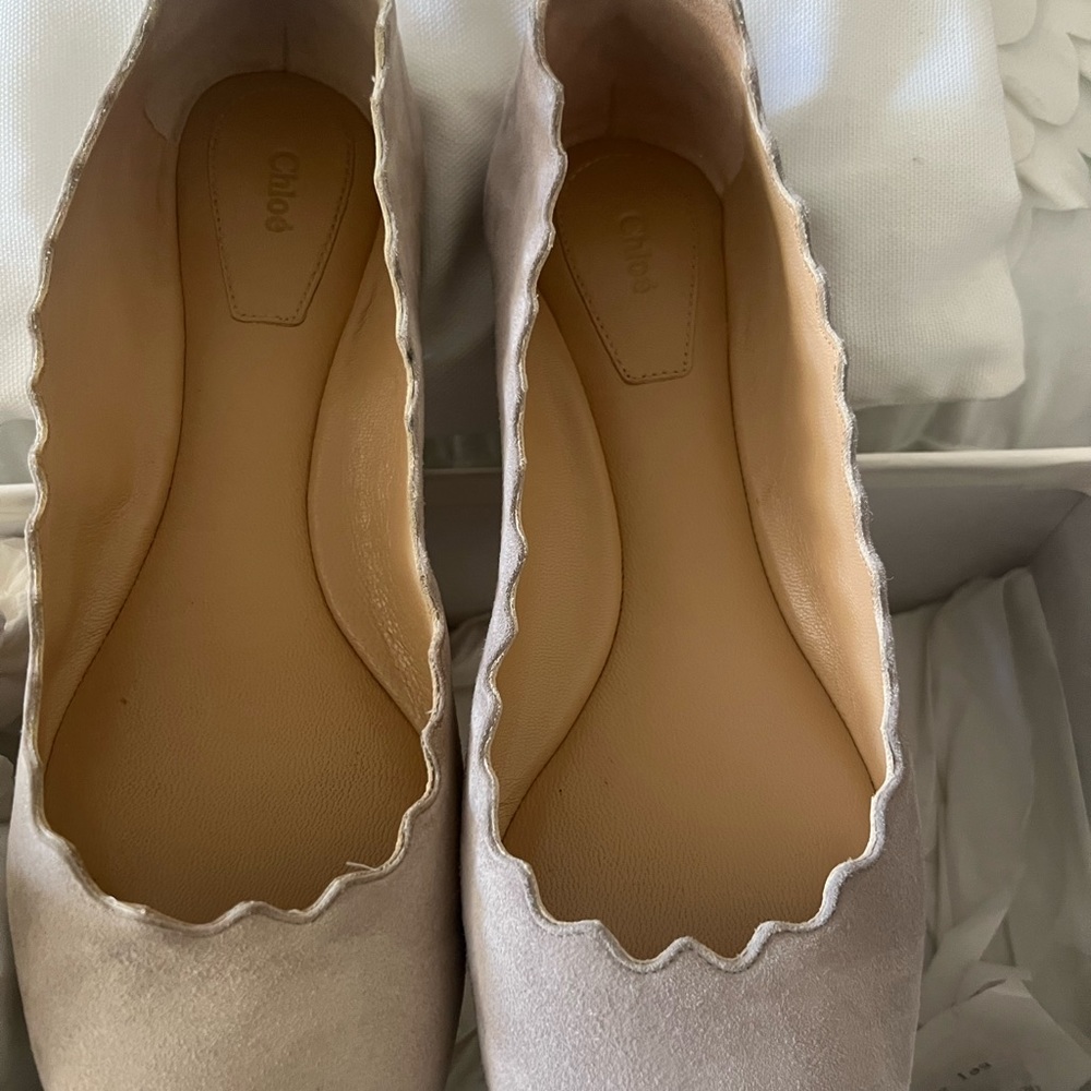 Chloe scalloped flats